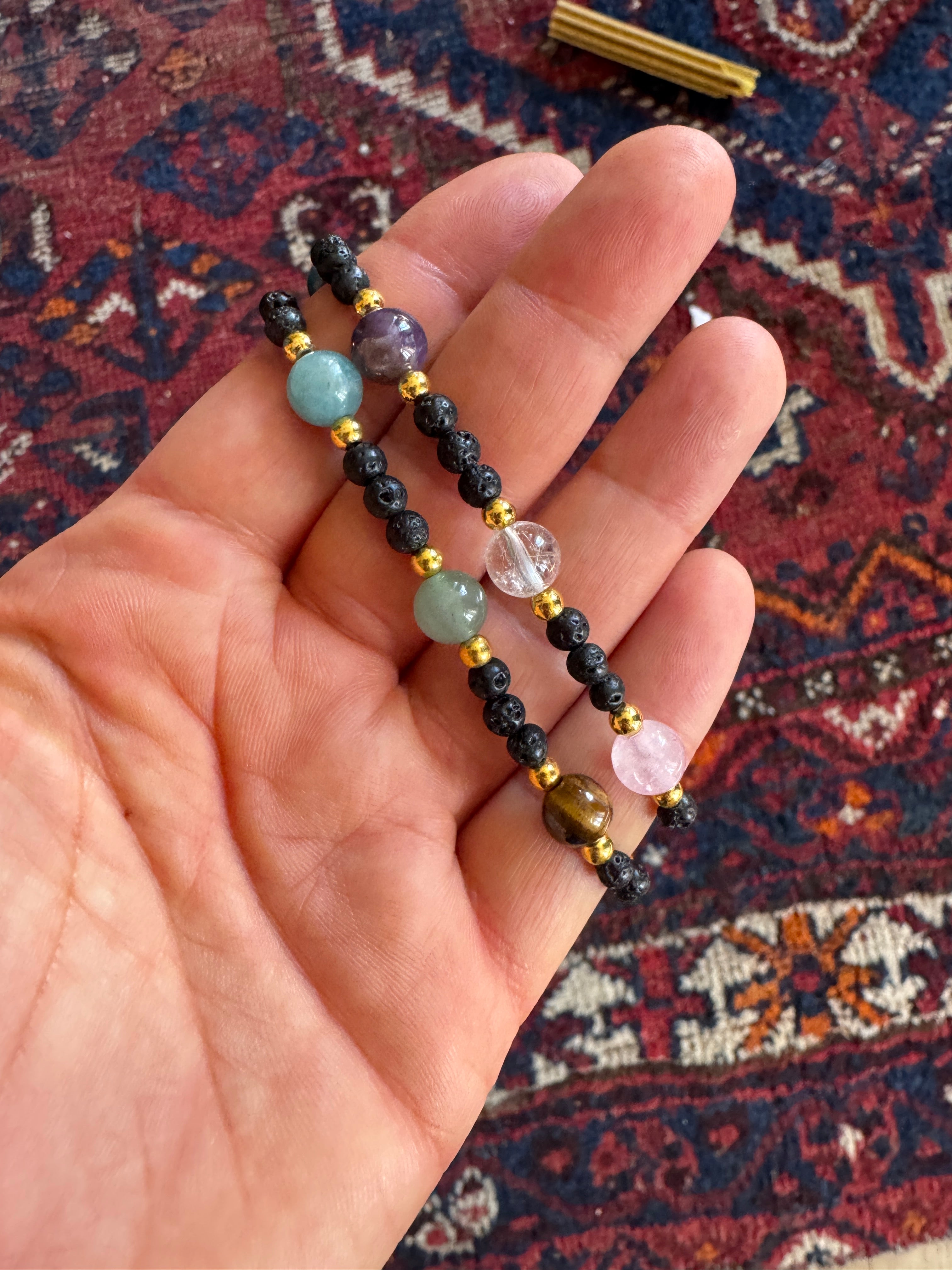 🌈 Lava armband met 7 edelstenen