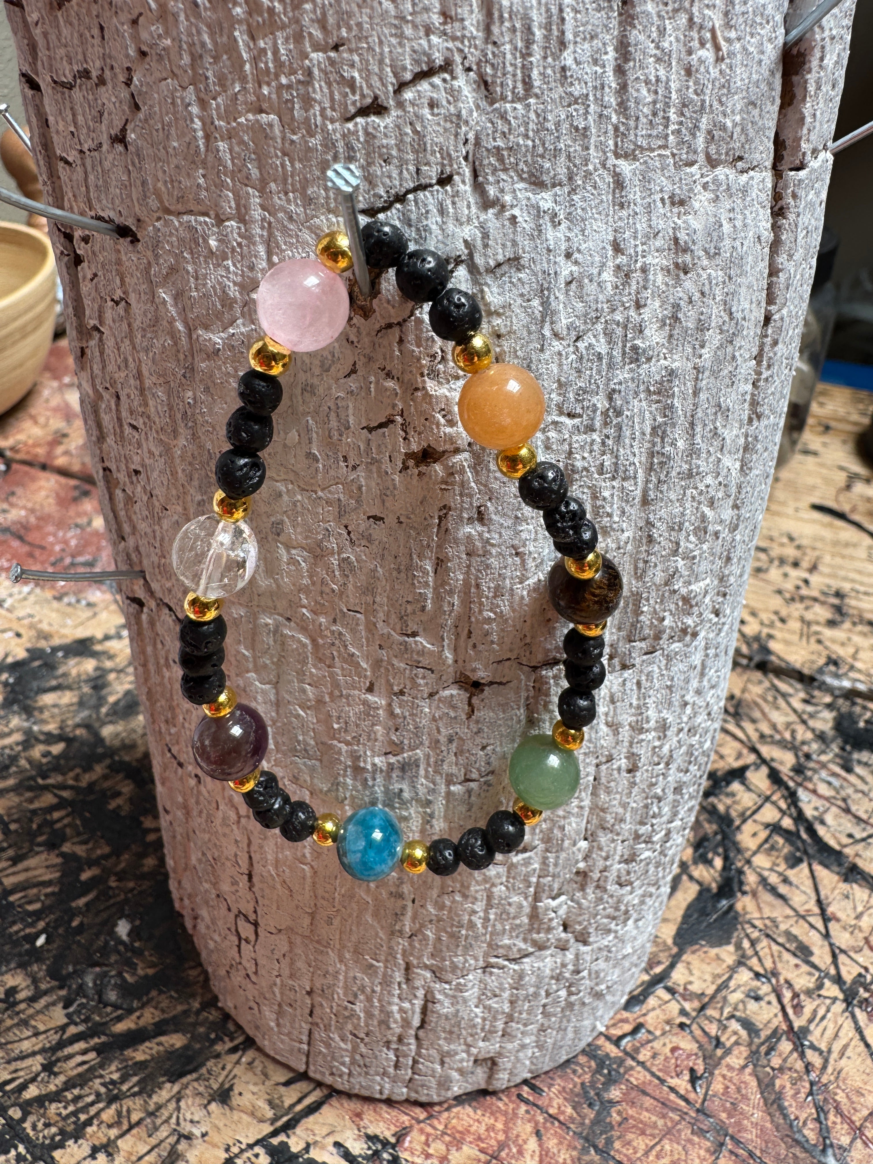 🌈 Lava armband met 7 edelstenen